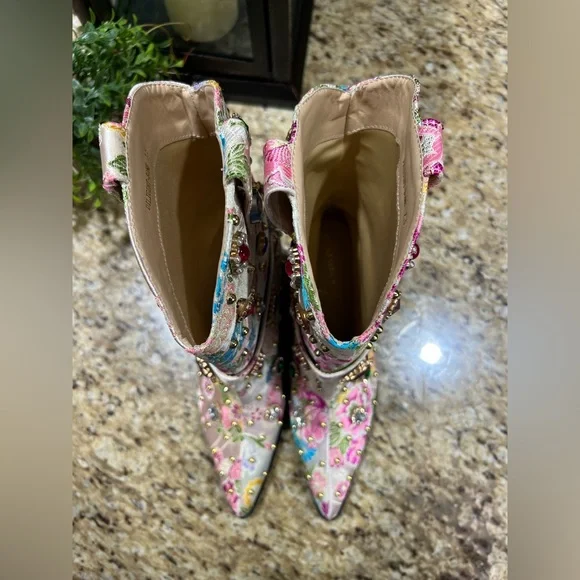 AZALEA WANG DILIGENT EMBELLISHED BASIC CHUNKY BOOTIE IN BONE 7.5 - Picture 12 of 16